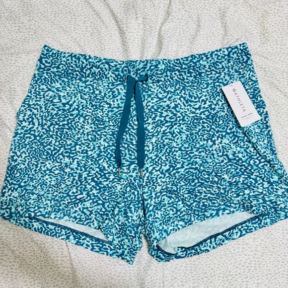 NWT! Athleta 4" Balance Shortie Teal Blue Animal
Print Blue Leopard Size 3X - Picture 4 of 10